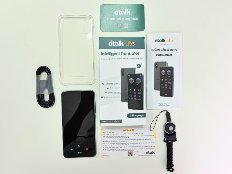 Bên Trong Hộp Sản Phẩm Máy Dịch ATalk Lite Gồm Những Gì? Bên Trong Hộp Sản Phẩm Máy Dịch ATalk Lite Gồm Những Gì?